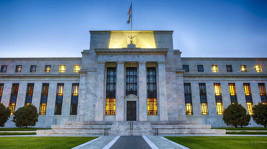 Impact of Banking Turmoil on Leadership